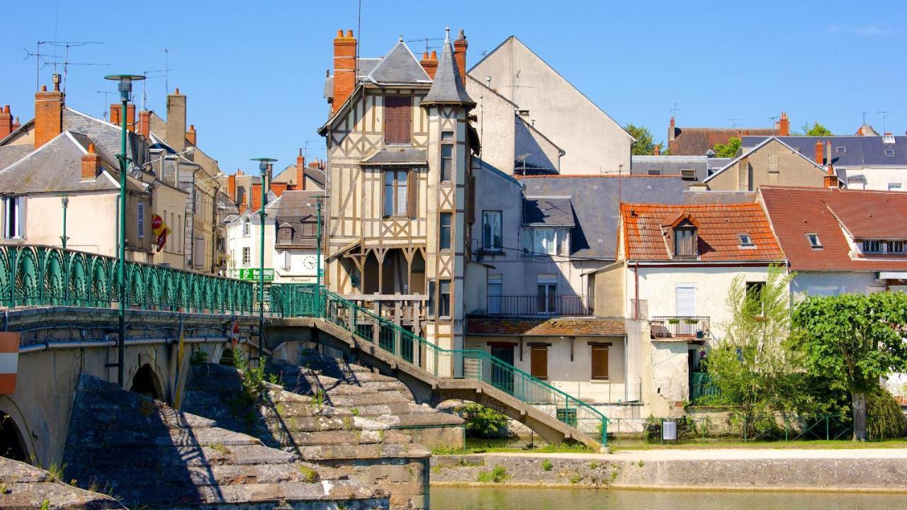 Little Jungle - T2 Avec Parking Apartment Vierzon Exterior foto